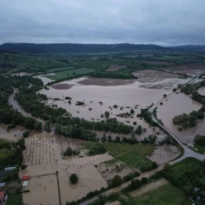 Евакуация в Севлиево! Водата достига 1,2 метра