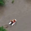Вижта спасяването на детето, паднало в бурните води на Янтра в Търновско ВИДЕО