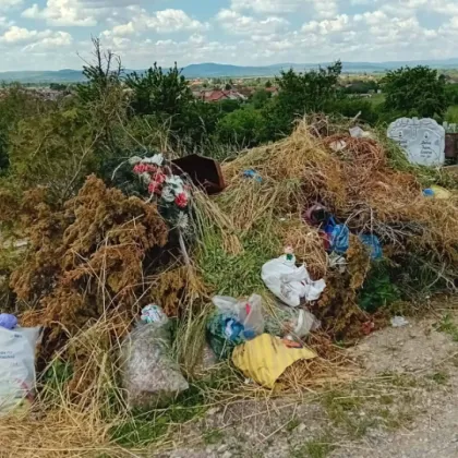 Жителка на Костинброд алармира за възмутителна гледка в гробищата СНИМКИ