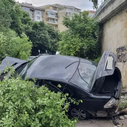 В Пловдив спипаха сириеца, катастрофирал в Бургас при превоз на мигранти