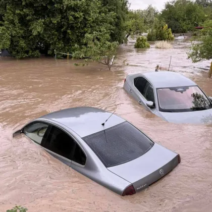 Манган и бактерии открити във водата след пороите в Севлиево