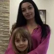 42-годишна самотна майка се бори с 11 тумора, а 8-годишната ѝ дъщеря може да остане сама
