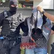 Над 1 кг кокаин и хиляди дози дрога открити в тайно депо в София СНИМКИ