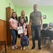 Връчиха грамота на 7-годишно момиченце, предало в полицията изгубен телефон