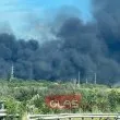 Огромен пожар в склад край Стара Загора, четири екипа се борят с огъня СНИМКИ