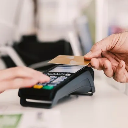 Нова схема в съседна Гърция: Търговци крият ДДС-то с POS терминали от България