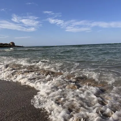В първата половина с чадъри, във втората - на плажа: Какво време ни очаква през юни?
