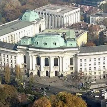 По предложение на държавните висши училища и научните организации Министерският
