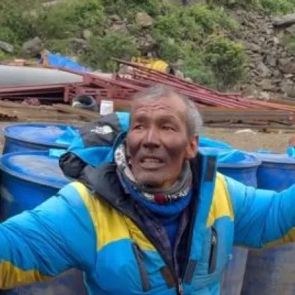 Чудо под Еверест! Откриха след 6 дни шерп, изчезнал на път в планината