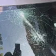 "Надявам се да си се почувствал по-добре": Жена завари колата си със счупено стъкло