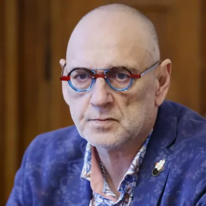 Днес се прощаваме с Любен Дилов син Поклонението ще се състои