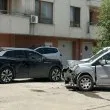 Зрелищен инцидент в София: пикап се натресе във SUV