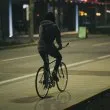 Тийнейджъри с тротинетки нападнаха велосипедистка в &bdquo;Обеля"