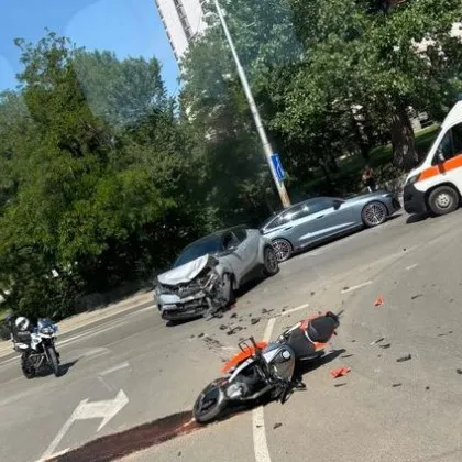 Тежка катастрофа е станала на кръстовище в София алармират очевидци