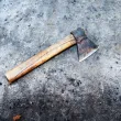Брадва полетя от блок и падна на метър от жена в Асеновград