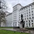 Скандал в британската армия: Над 1000 лаптопа и телефона изчезнаха безследно