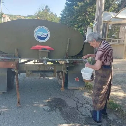 Село край Сливен заплаши да блокира &bdquo;Петолъчката" заради безводие