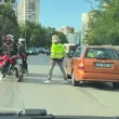 Скандал на пътя в София: Шофьор и мотористки влязоха в остър спор ВИДЕО