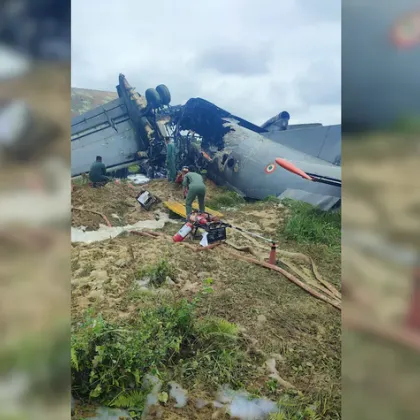 Военен самолет катастрофира при кацане