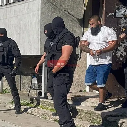 36 арестувани при мащабен удар срещу групата &bdquo;Калашниците", полицията готви още арести ОБЗОР