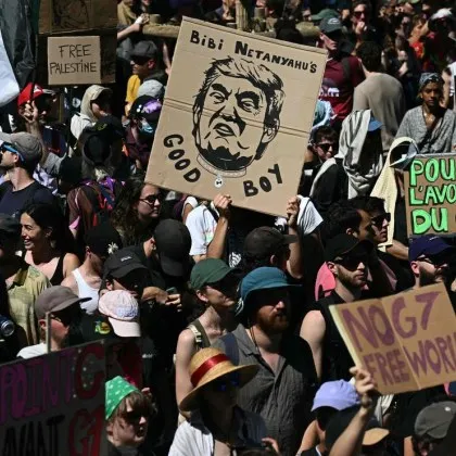 Протести в Женева против Г-7 СНИМКИ