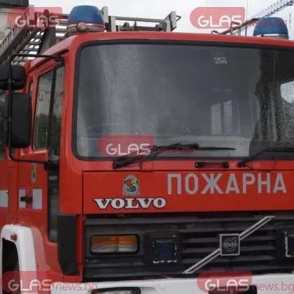 Пожар в близост до къщи в симитлийското село Железница бе