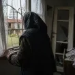 92-годишна баба живее в ужас от недосегаем "луд", а цяла България пита - къде е държавата?