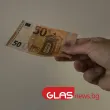 Ето ти 50 евро, дай ми 40: Измамник "жили" възрастни хора в София