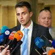 Осем с обвинения, десетки арестувани, открити хиляди евро, оръжия и списъци с момичета СНИМКИ
