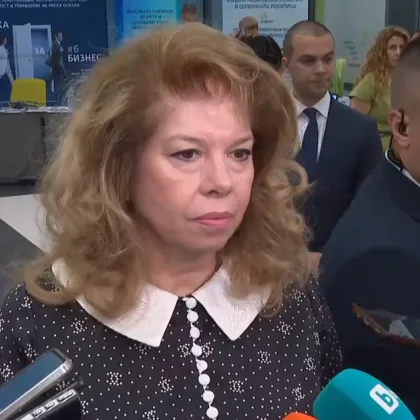 Йотова: Подпалването на дипломатическите коли в Скопие е посегателство срещу България