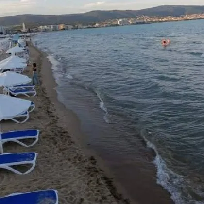 Лятото дойде Юни е слънцето напече денят стана дълъг а с
