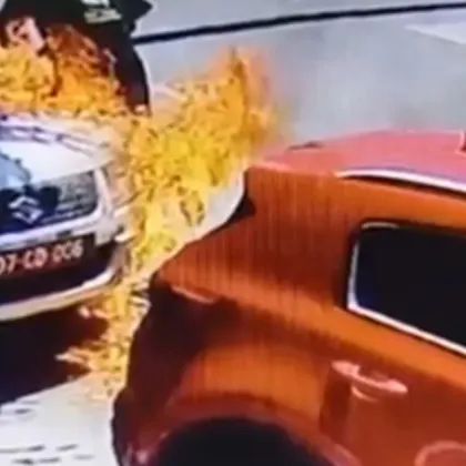 Франция осъди остро палежа на два автомобила на българското посолство