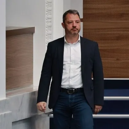 Делян Добрев подава оставка като народен представител