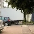 Нито сантиметър за преминаване: Прецизно паркиране блокира тротоар в София
