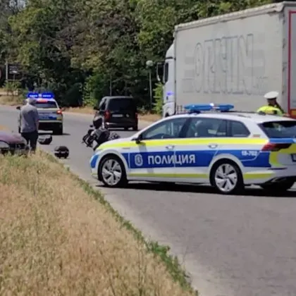 Моторист е пострадал при катастрофа на главния път Русе