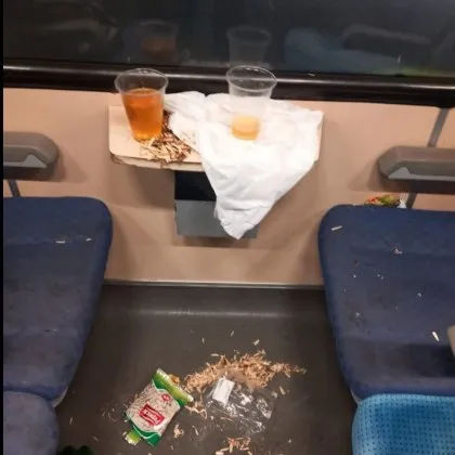 БДЖ публикува кадри от купета на български влакове оставени в