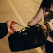 Трима нападнаха и ограбиха жена в Асеновград
