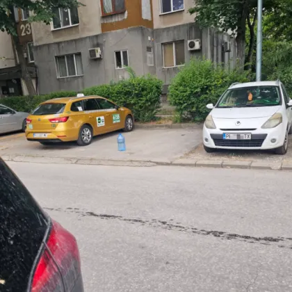 Пореден сигнал за самоволно запазване на паркоместа предизвика бурни реакции