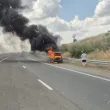Автомобил гори на АМ &bdquo;Тракия", шофьори предупреждават за опасност ВИДЕО