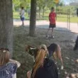 Деца замерят рибар с камъни, жители се оплакват от системен тормоз