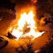 Кола избухна в пламъци в София СНИМКИ