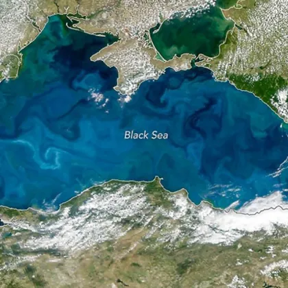 Черно море придоби тюркоазен цвят - каква е причината?