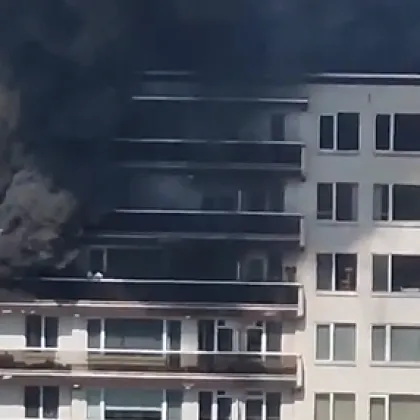Пожар пламна в Антверпен: Има загинали и ранени