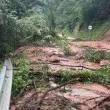 Свлачище блокира временно ключов път СНИМКИ