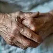 Безобразие! Ограбиха 94-годишен старец