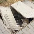 Опасен капан на тротоар в София стои необезопасен вече седмица