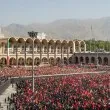 Огромни тълпи пред ковчега на Али Хаменей в Техеран СНИМКИ