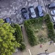 Тормоз в София: Младежи чупят коли и атакуват възрастен човек СНИМКИ