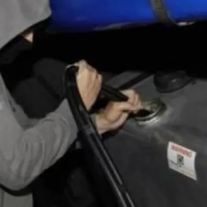 Източиха резервоара на камион, задържаха 7 души