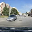 Едно кръстовище в София, по което изглежда, че никой не знае как се минава ВИДЕО